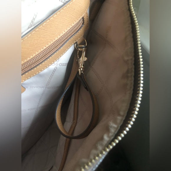 Michael Kors Karla Large Signature Tote - Picture 14 of 15